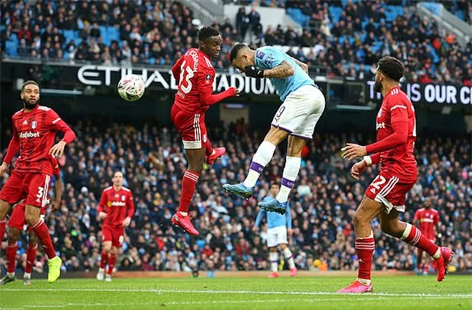 Jesus lập 1 cú đúp giúp Man City giành chiến thắng đậm 4-0 trước Fulham