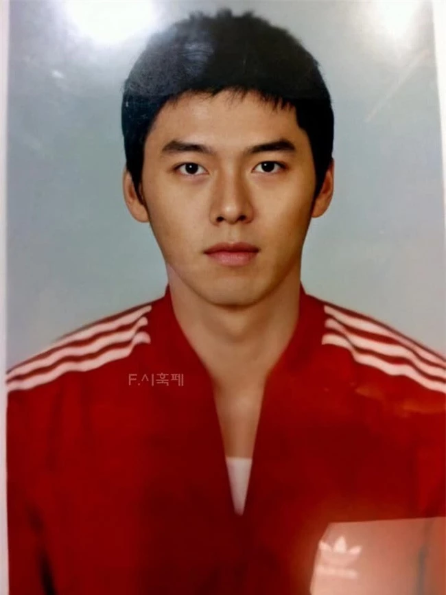 Lộ ảnh chứng minh thư của Hyun Bin, dân Hàn đồng loạt cảm thán một từ hiếm thấy - Ảnh 2.