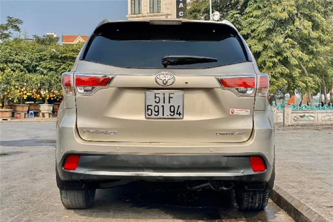 Toyota Highlander co ghe thuong gia hon 2,4 ty tai Viet Nam-Hinh-2