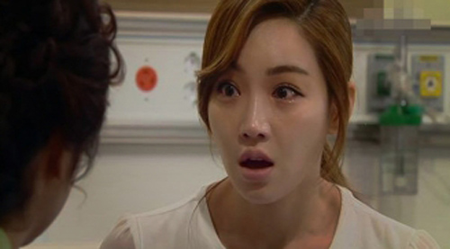 Mẹ chồng đuổi ra khỏi nhà vì chê không biết đẻ, 3 năm sau gặp lại tôi khiến cả nhà chồng cũ choáng váng