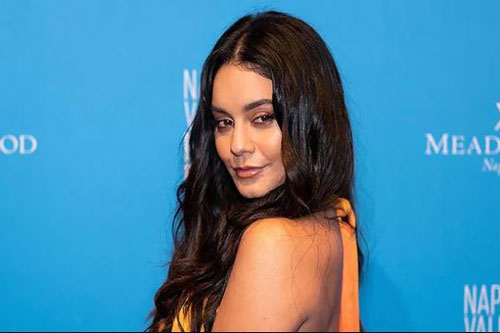 Chia tay bạn trai 9 năm, Vanessa Hudgens đang "vui như Tết"