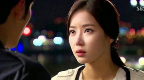 Nửa đêm uống say khướt về, chồng khóc lóc thỏ thẻ cầu xin tôi một chuyện động trời