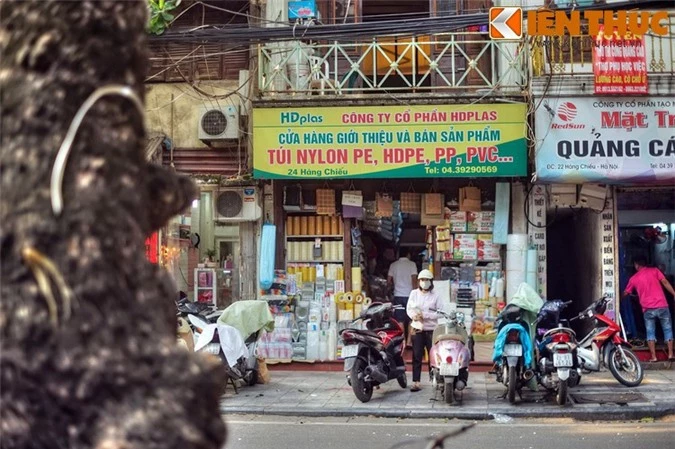 Pho nao o Ha Noi xua chuyen ban sung ong dan duoc?-Hinh-19