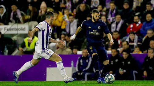 Benzema và các đồng đội đã có trận đấu khó khăn trước Valladolid