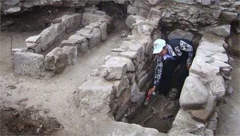 Bộ xương "mà cà rồng" được các nhà khảo cổ phát hiện tại Bulgaria