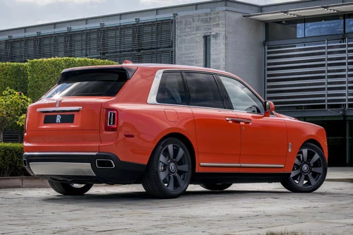 Rolls-Royce Cullinan.