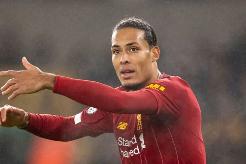 1. Virgil van Dijk (Liverpool, 100 triệu euro). 