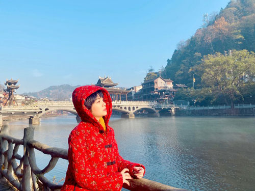 Ngọc Khuê: “Mọi người cứ nhầm tưởng người lái xe đưa tôi đi diễn là bạn trai”