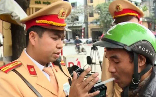 Xử lý gần 900 trường hợp lái xe vi phạm nồng độ cồn ngày mùng 4 Tết