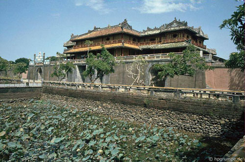 Ảnh màu cực 'hiếm, độc' về cố đô Huế thập niên 90