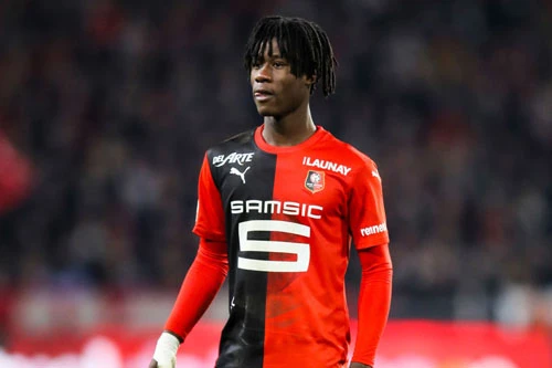 Tiền vệ trung tâm: Eduardo Camavinga (Stade Rennais, 17 tuổi, giá trị chuyển nhượng: 35 triệu euro).