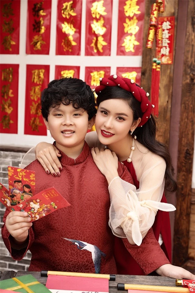 “Mẹ đơn thân” Trương Quỳnh Anh tiết lộ đón Tết như “chạy show” - 2