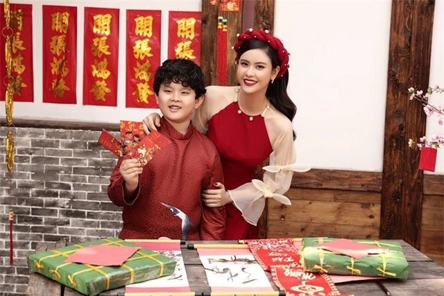 “Mẹ đơn thân” Trương Quỳnh Anh tiết lộ đón Tết như “chạy show” - 9