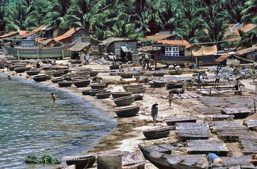 Ảnh màu "cực độc" về Phú Yên đẹp lạ lùng thập niên 90