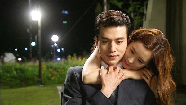 Bố chồng đến chơi đột xuất, chỉ vì một sự cố nhỏ mà chồng chửi khiến tôi tím tái mặt mày