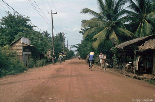 Ảnh 'cực độc' về cuộc sống miền Tây những năm 90 của nhiếp ảnh gia người Đức