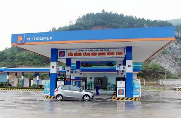 Cửa hàng xăng dầu của Petrolimex Hà Tĩnh tại Thị xã Hồng Lĩnh.