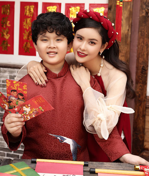 “Mẹ đơn thân” Trương Quỳnh Anh tiết lộ đón Tết như “chạy show”