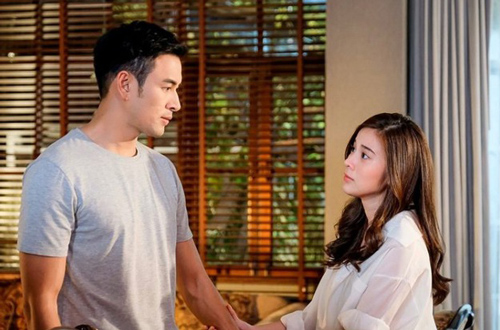 Bị bạn trai bỏ rơi, cô tiểu thư mủi lòng trước anh chàng trợ lý quèn, đêm tân hôn mới tá hỏa trước màn "chào sân" của chồng