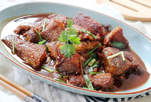 Thấy tôi làm cá om bia cả nhà ngạc nhiên nhưng lúc ăn thì ai cũng thích!