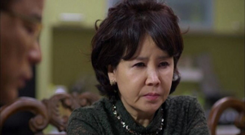 Đêm tân hôn, mẹ chồng một mực không cho vợ chồng tôi động phòng vì lý do không tưởng