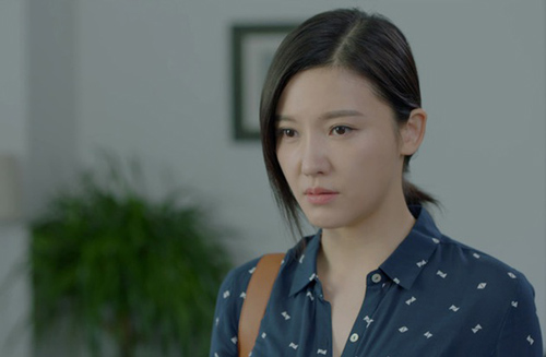 Vừa hết mấy ngày Tết, con gái bất ngờ ôm mẹ rồi thủ thỉ "Mẹ ly hôn với bố đi" khiến tôi bật khóc