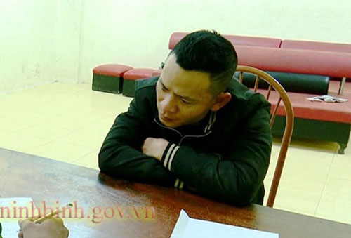 Ninh Bình: Hai thanh niên trộm xe SH, rút dao đâm công an