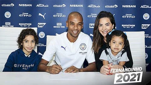 Man City gia hạn với Fernandinho đến Hè 2021