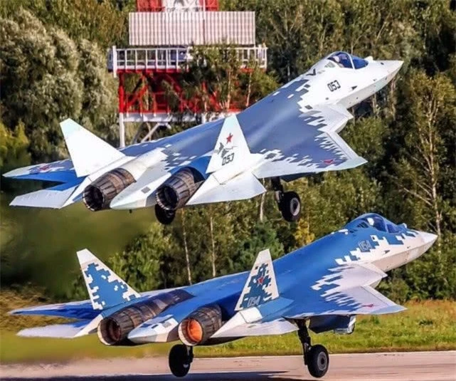 Khong quan Israel nang loi: Tiem kich Su-57 cua Nga chi de... bay bieu dien-Hinh-4