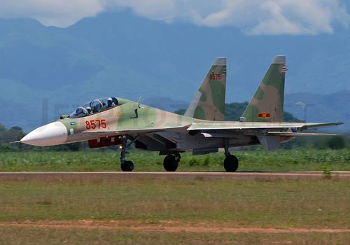 Không quân Việt Nam hiện tại là quốc gia có số lượng chiến đấu cơ Su-30MK2 nhiều nhất thế giới với tổng quân số lên tới 36 chiếc.