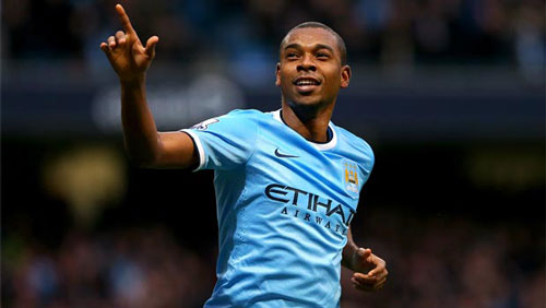 Man City gia hạn với Fernandinho đến Hè 2021