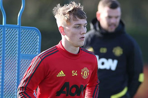 M.U triệu tập thần đồng chuẩn bị cho đại chiến với Man City