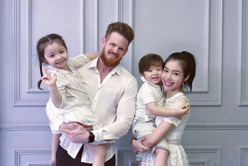 Sau nghi vấn bị chồng Tây "cắm sừng", Elly Trần tiếp tục chia sẻ ẩn ý việc bản thân bỗng dưng biến thành "kẻ ác" qua lời nói của người cũ