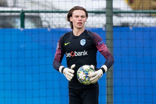 Thủ môn: Maarten Vandevoordt (KRC Genk, 17 tuổi, giá 1,5 triệu euro).