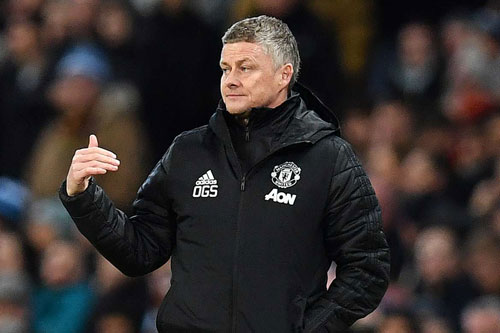 HLV Solskjaer: 'MU cần một tiền đạo sẵn sàng chịu gãy mũi đề ghi bàn'
