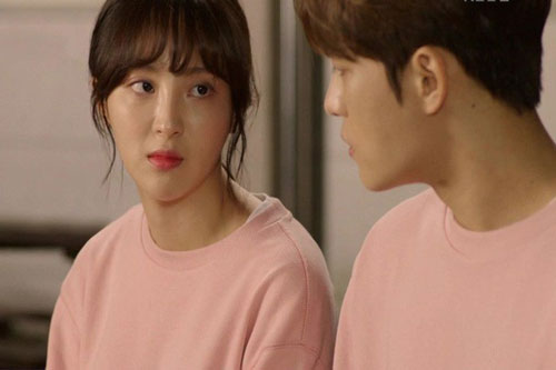 Cãi lời bố mẹ để lấy vợ đẹp rồi sướng khổ cũng không dám hé răng