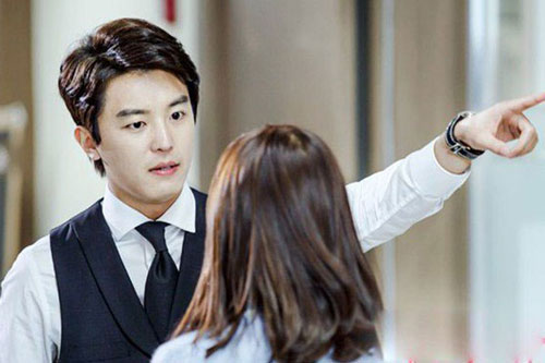 Vừa công tác về, chồng bất ngờ đuổi vợ khỏi nhà