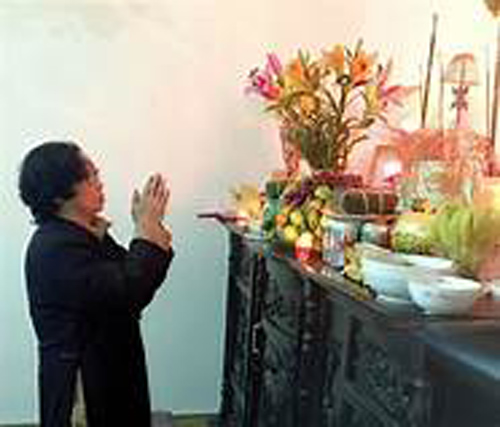 Cúng rằm tháng Giêng: Đây là 4 thứ đại kị chớ dại đặt lên bàn thờ kẻo thần Tài "giận tím mặt"