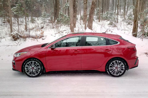 Xe thể thao Kia công suất 201 mã lực, cạnh tranh Mazda3