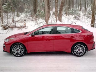 Xe thể thao Kia công suất 201 mã lực, cạnh tranh Mazda3