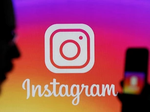 Ronaldo cán mốc vô tiền khoáng hậu trên Instagram