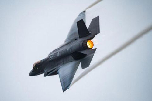 F-35I hiện nguyên hình trước radar soi... máy bay dân sự