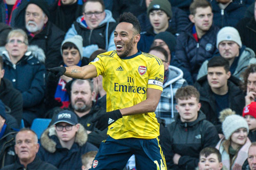NÓNG: Arsenal ra giá bán Aubameyang cho Barca