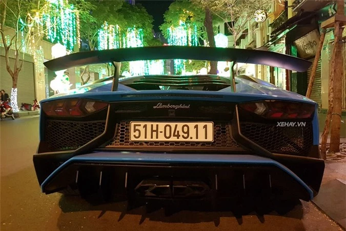 Cham mat Lamborghini Aventador SV hon 30 ty tai Viet Nam-Hinh-5