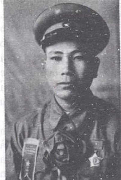 chân dung những anh hùng trong kháng chiến chống Pháp - Hình 8 chan dung nhung anh hung trong khang chien chong Phap-Hinh-8