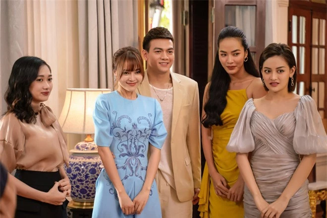 Gần 90% khán giả khẳng định Gái Già Lắm Chiêu 3 đạo Crazy Rich Asians, ơ kìa có nhiều điểm khác nhau lắm mà! - Ảnh 5.