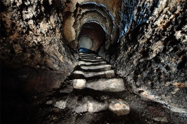 Hầm mộ Odessa: Lang thang trong mê cung địa đạo 2500km dưới lòng đất - Ảnh 4.
