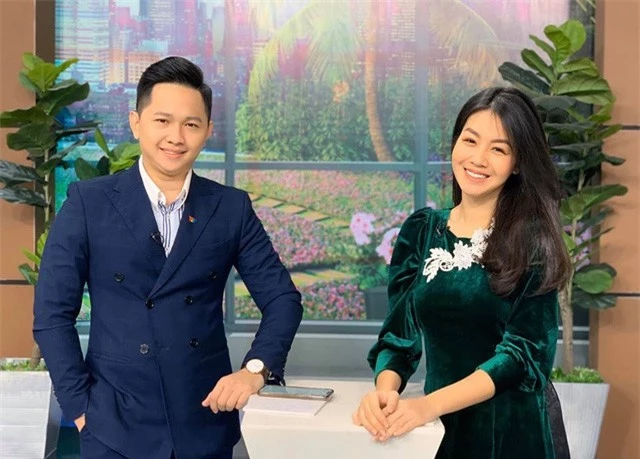 Nữ MC, BTV VTV diện áo dài duyên dáng dịp Tết - Ảnh 5.