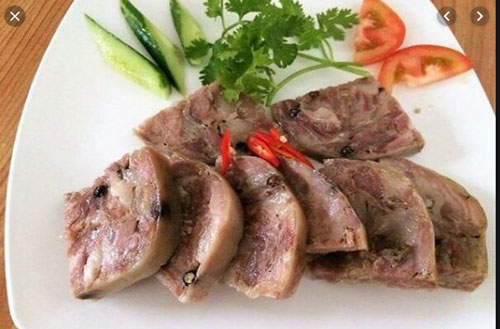 Những món ăn thừa ngày Tết nên đổ ngay, đừng hâm lại kẻo "rước họa" vào thân
