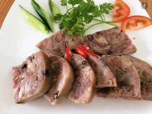 Những món ăn thừa ngày Tết nên đổ ngay, đừng hâm lại kẻo "rước họa" vào thân